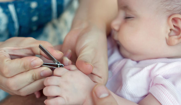 How-to: clip your baby’s nails