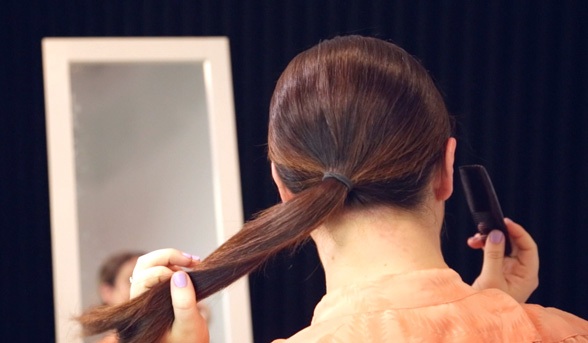 How to create a sleek low pony