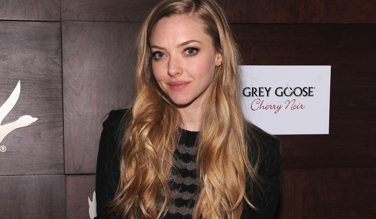 Amanda Seyfried cuts off all her hair