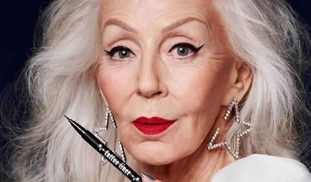 An expert guide to liquid liner for mature eyes