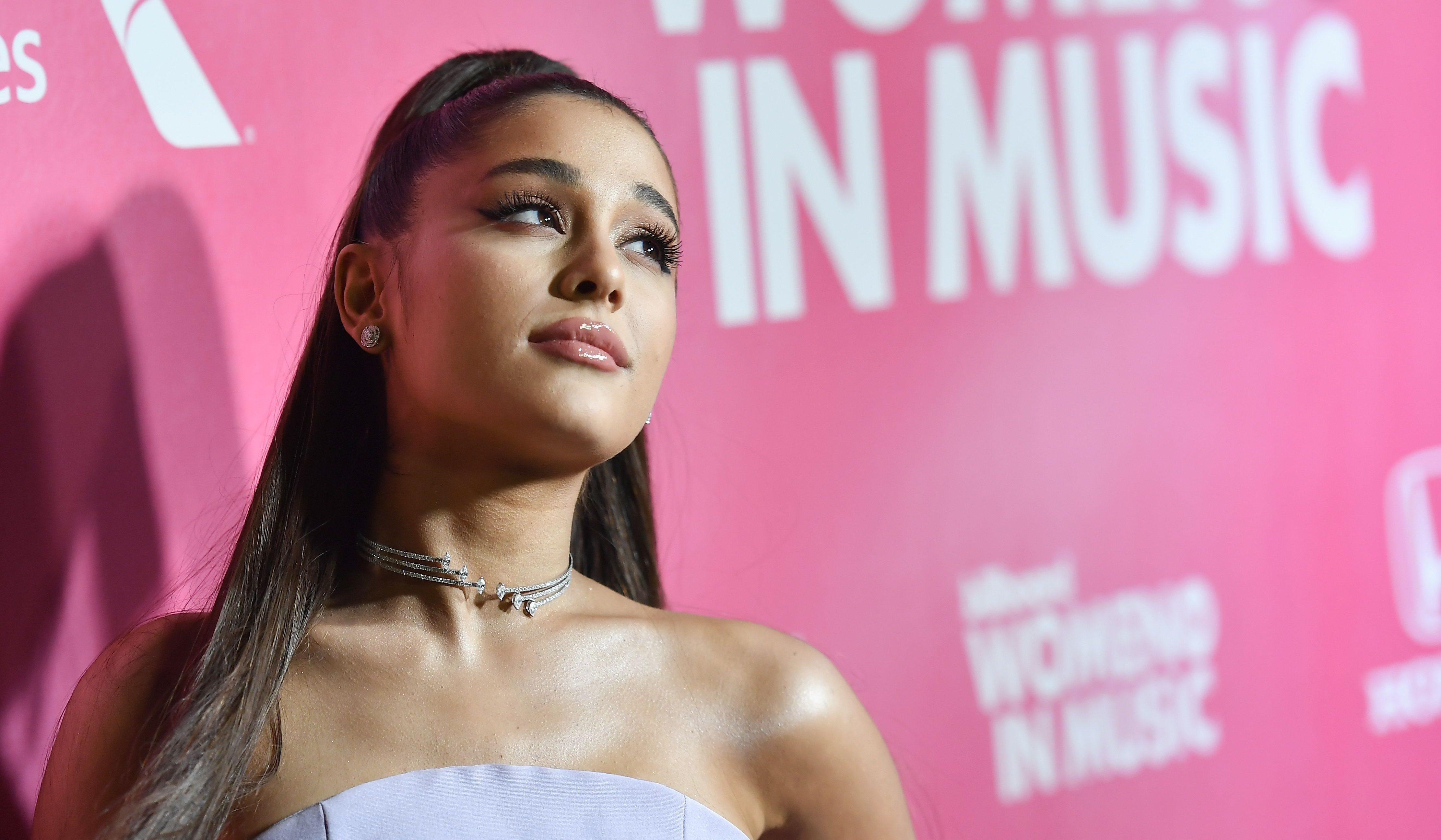 A Complete Guide to Ariana Grande Perfumes