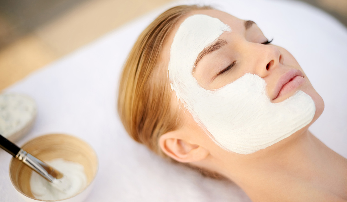 We review: A detoxing facial