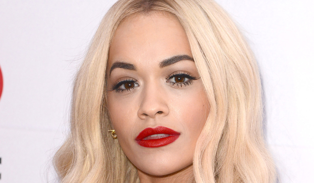 Blond Hair and Eyebrows: Celebrity Inspiration and Trends - wide 9